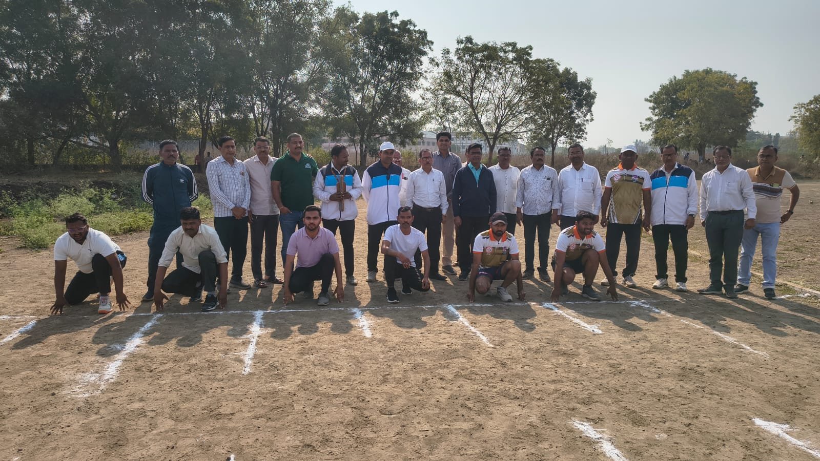 अमळनेर तालुक्यात जि.प. अधिकारी-कर्मचारी क्रीडा महोत्सव उत्साहात  क्रीडा व सांस्कृतिक स्पर्धांमधून संघभावना आणि आरोग्याचा संदेश