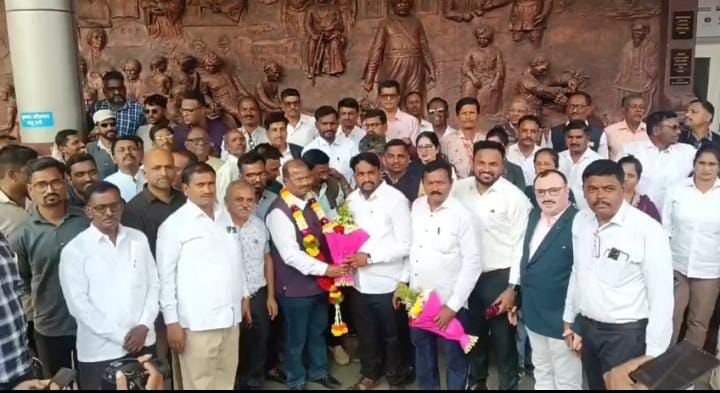 अखिल भारतीय डिजिटल मीडिया संपादक पत्रकार संघटनेच्या केंद्रीय अध्यक्षपदी राजा माने*  *महाराष्ट्र प्रदेशाध्यक्षपदी सतीश सावंत तर प्रदेश महासचिव पदी विकास भोसले*