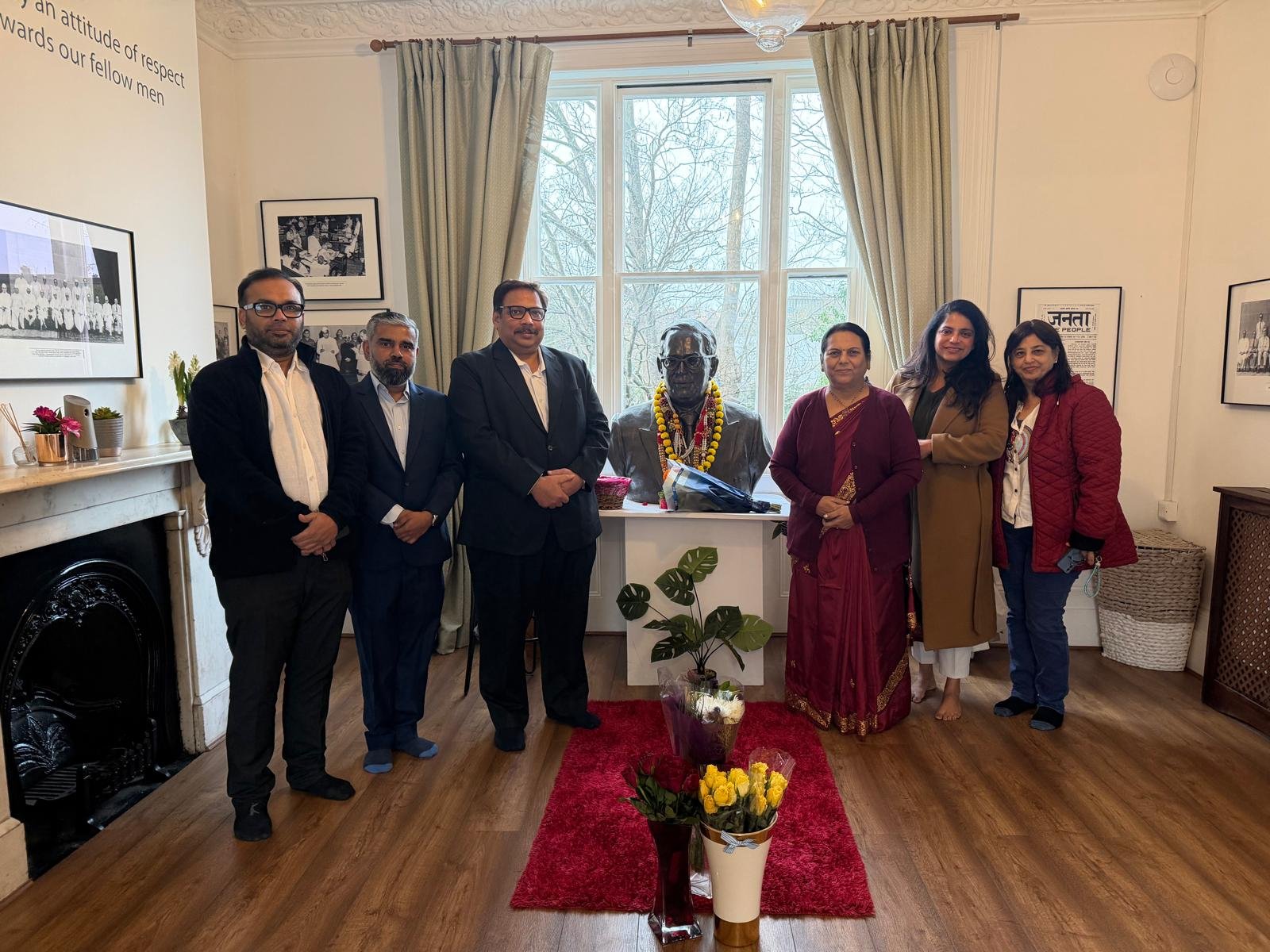 विधानपरिषद उपसभापती डॉ. नीलम गोऱ्हे यांची लंडनमधील भारतरत्न डॉ. बाबासाहेब आंबेडकर स्मारकाला भेट; बाबासाहेबांच्या स्मृतीला केले वंदन.*