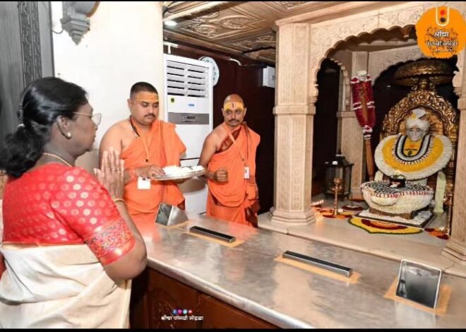 मा. राष्ट्रपती महोदया यांनी घेतले श्री संत गजानन महाराजांचे पवित्र दर्शन; भक्तिमय वातावरणात भाविकांचा जल्लोष 