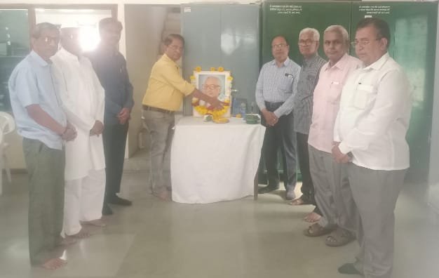 महाराष्ट्र भाषा गौरव दिनानिमित्त कुसुमाग्रजांना अभिवादन”, मराठी वाड्मय मंडळ, अमळनेर येथे प्रतिमापूजनाने साजरा उत्सव