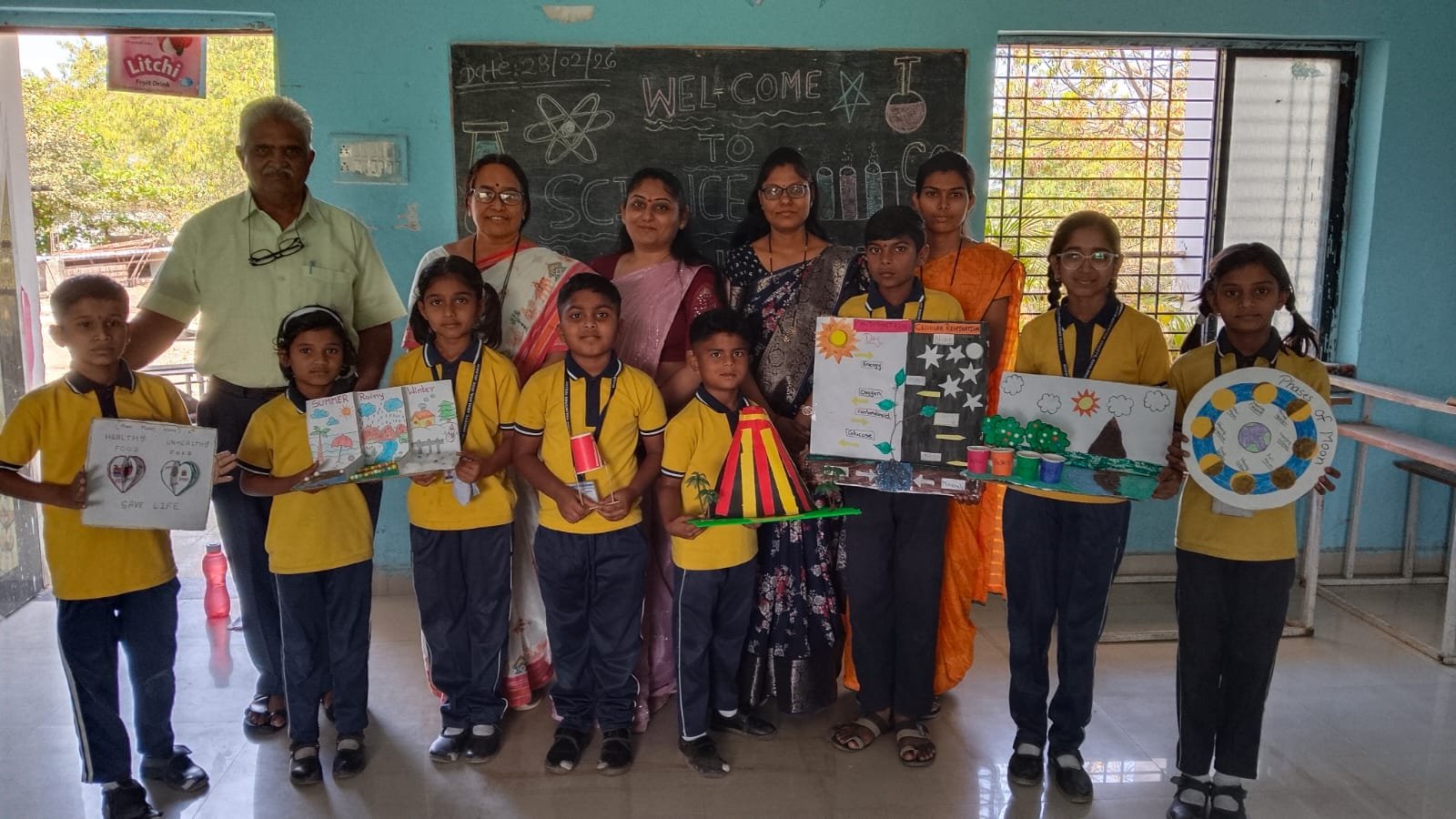 पर्ल इंटरनॅशनल स्कूलमध्ये विज्ञान दिनानिमित्त भव्य विज्ञान प्रदर्शन