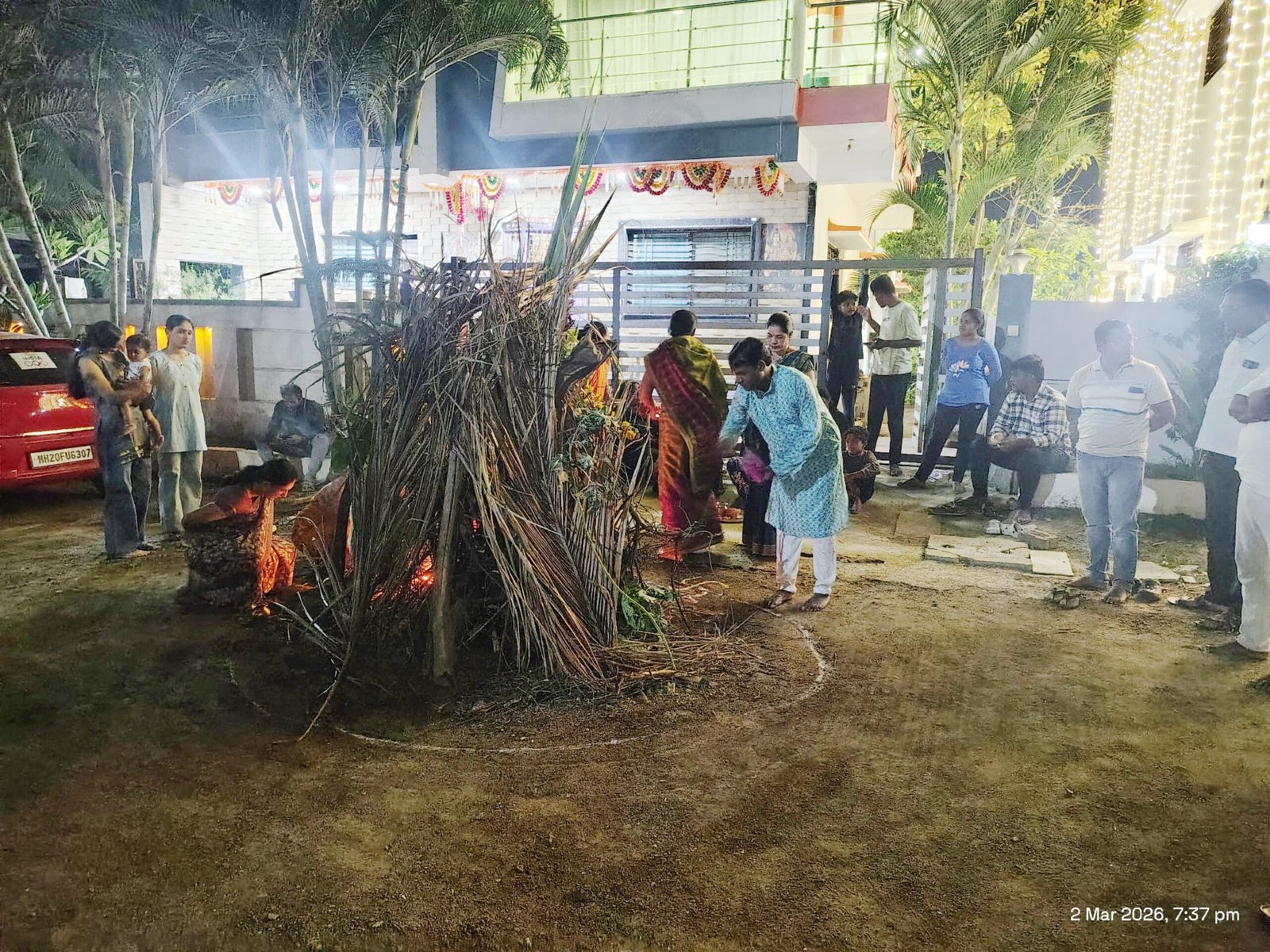 एक विचार, एक होळी” : राधाकृष्ण नगरीत एकात्मतेचा संदेश देणारा उत्सव