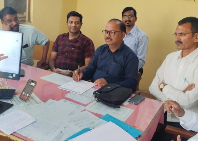 प्रलंबित प्रश्नांसाठी जुक्टो पदाधिकाऱ्यांची वेतन पथक अधीक्षकांकडे धडक भेट