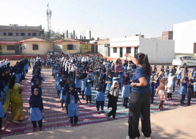 विश्वविक्रमाचा संकल्प: जागतिक महिला दिनानिमित्त १५ लाख मुलींना आत्मरक्षण आणि योगाचे धडे!