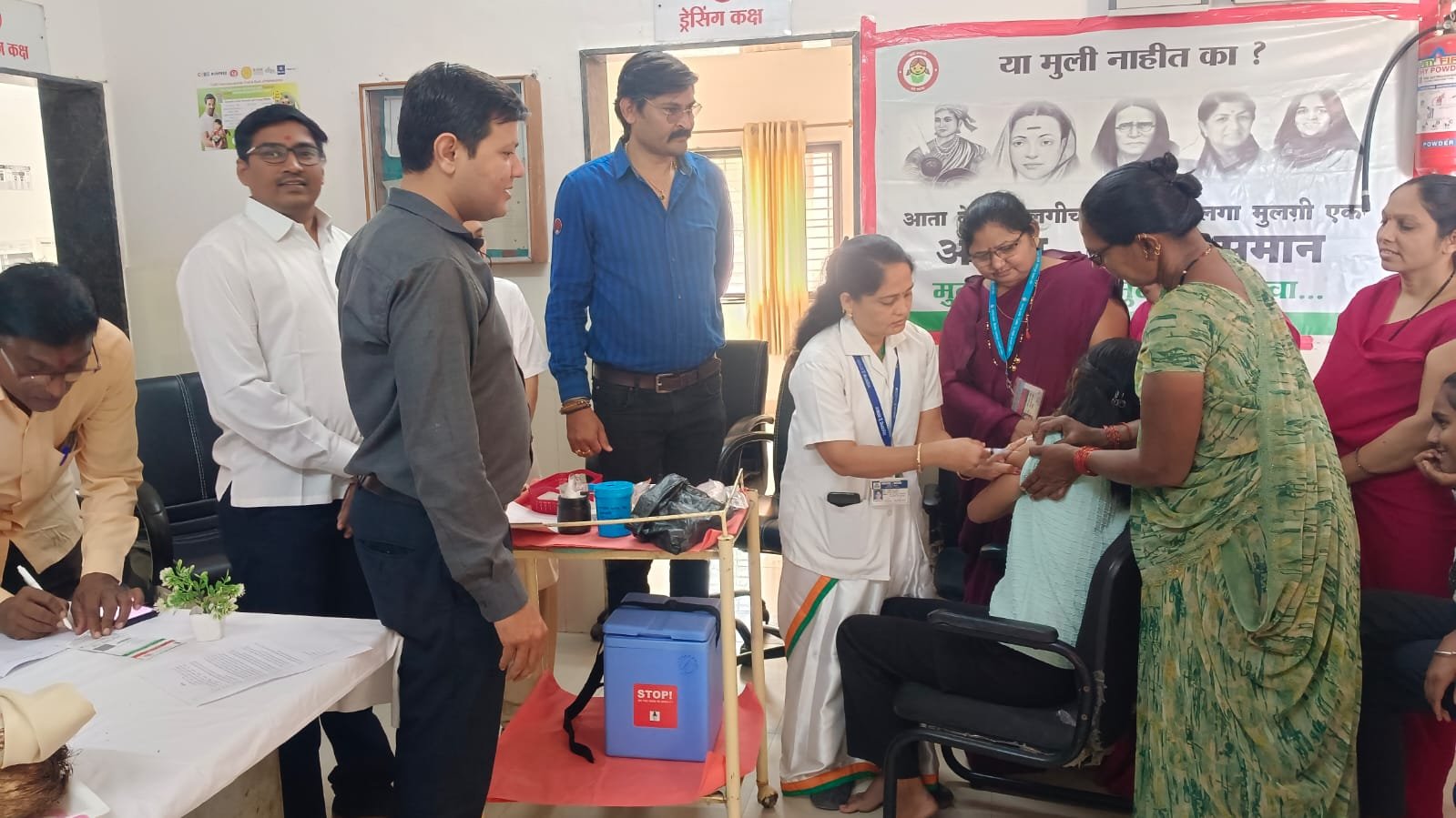 जागतिक महिला दिनानिमित्त तामसवाडी येथे HPV लसीकरणाचा शुभारंभ; आरोग्य सेविकांचा सन्मान