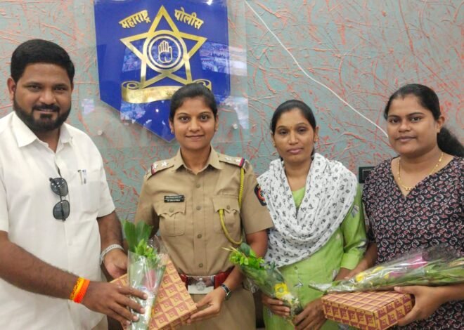 महिला दिनानिमित्त सामर्थ्य प्रतिष्ठानकडून कर्तृत्ववान महिला कर्मचाऱ्यांचा सन्मान , पोलीस व आरोग्य क्षेत्रातील कार्यकर्त्या महिलांना गौरव; अध्यक्ष अमोल माळी यांच्या हस्ते सत्कार