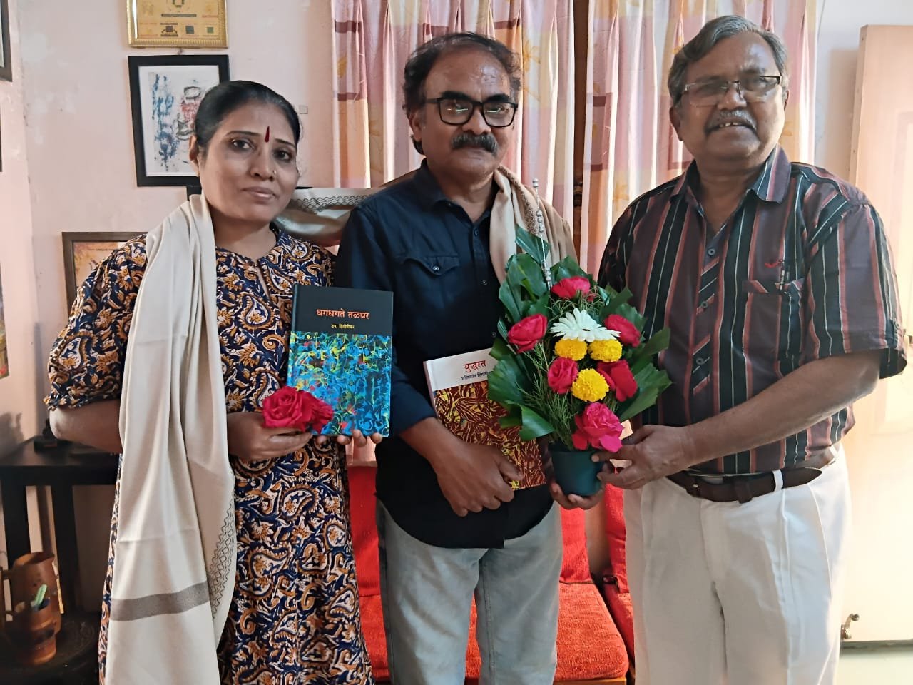 साहित्य अकादमी पुरस्काराने ‘काळ्या निळ्या रेषा’चा गौरव; राजू बाविस्करांना मानाचा सन्मान  , आत्मकथनाला नवा आयाम देणाऱ्या लेखनाची दखल; खान्देशसह मराठी साहित्यविश्वात आनंदाची लाट