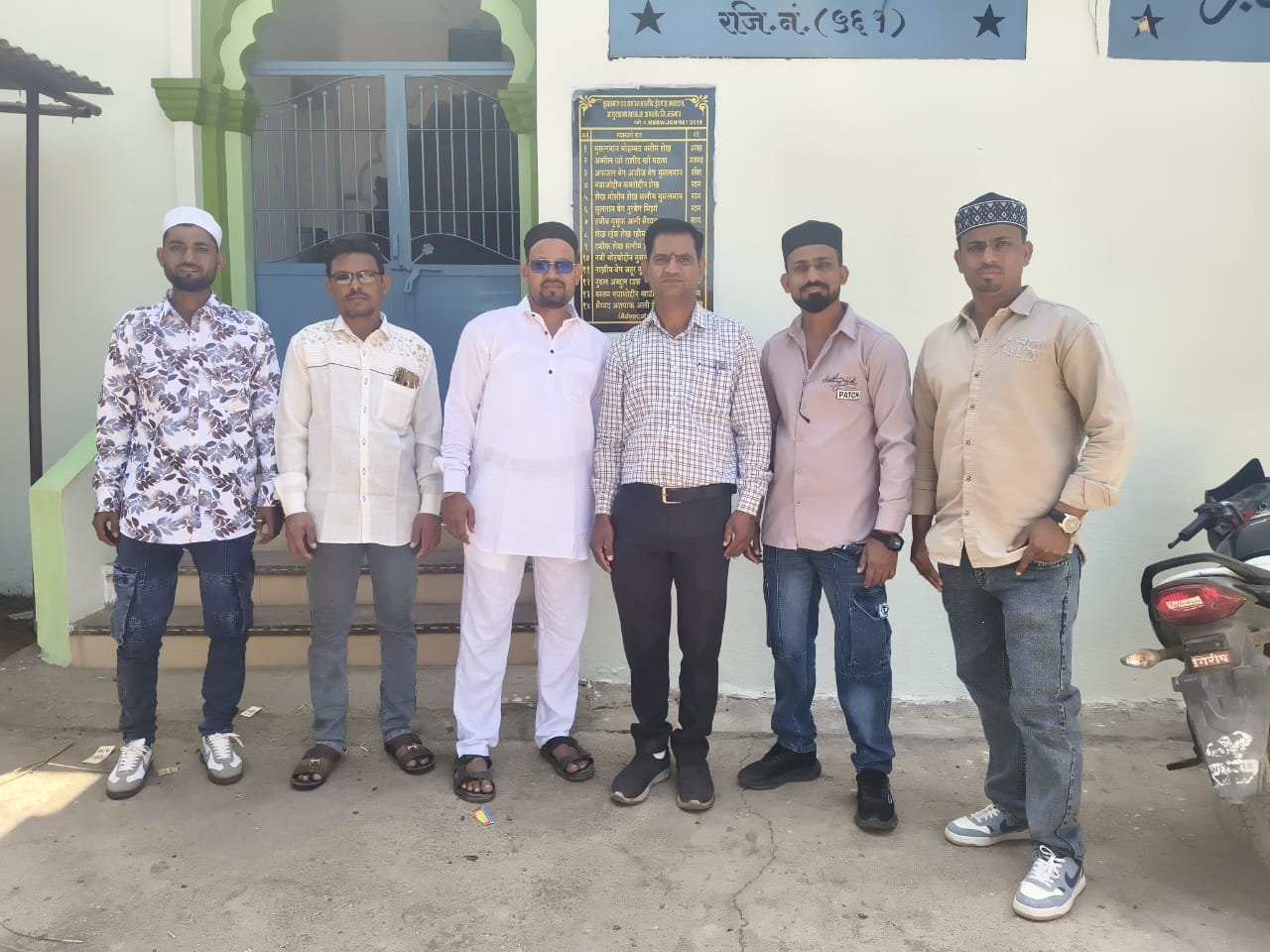 रमजान ईदनिमित्त मांडळ गावात बंधुभावाची उज्ज्वल परंपरा; सर्वधर्मीय एकतेचा आदर्श