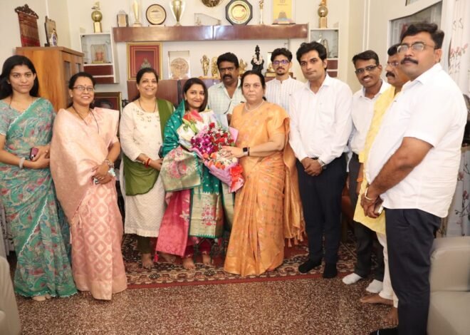 आसावरी संतोष जगदाळे यांनी घेतली उपसभापती डॉ. नीलम गोऱ्हे यांची भेट*  *शिवसेना कार्यकर्त्यांच्या उपस्थितीत आसावरी जगदाळे यांचा डॉ. गोऱ्हे यांच्या हस्ते सत्कार*