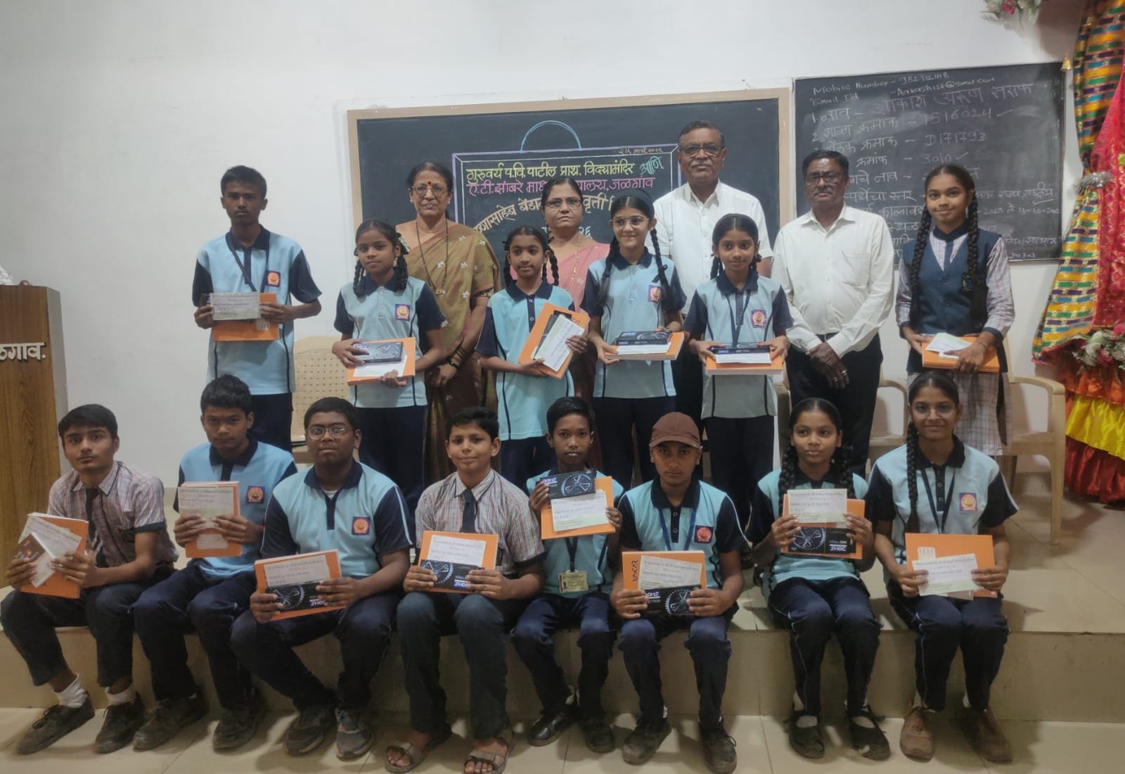 के.सी.ई. सोसायटी संचलित ए. टी. झांबरे विद्यालय व गुरुवर्य प. वि. पाटील विद्यामंदिरात शिष्यवृत्ती वितरण सोहळा उत्साहात संपन्न