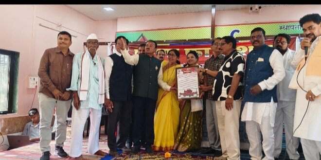 दिपक उखर्डु वाल्हे यांना प्रेरणा फाऊंडेशन बदलापूरचा भारत गौरव पुरस्काराने सन्मानित*