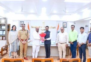 जळगाव जिल्हा डीपीसी निधी खर्चात राज्यात अव्वल* , पालकमंत्री गुलाबराव पाटील यांच्या हस्ते अधिकाऱ्यांचा गौरव; सलग चौथ्या वर्षी 100% निधी खर्च