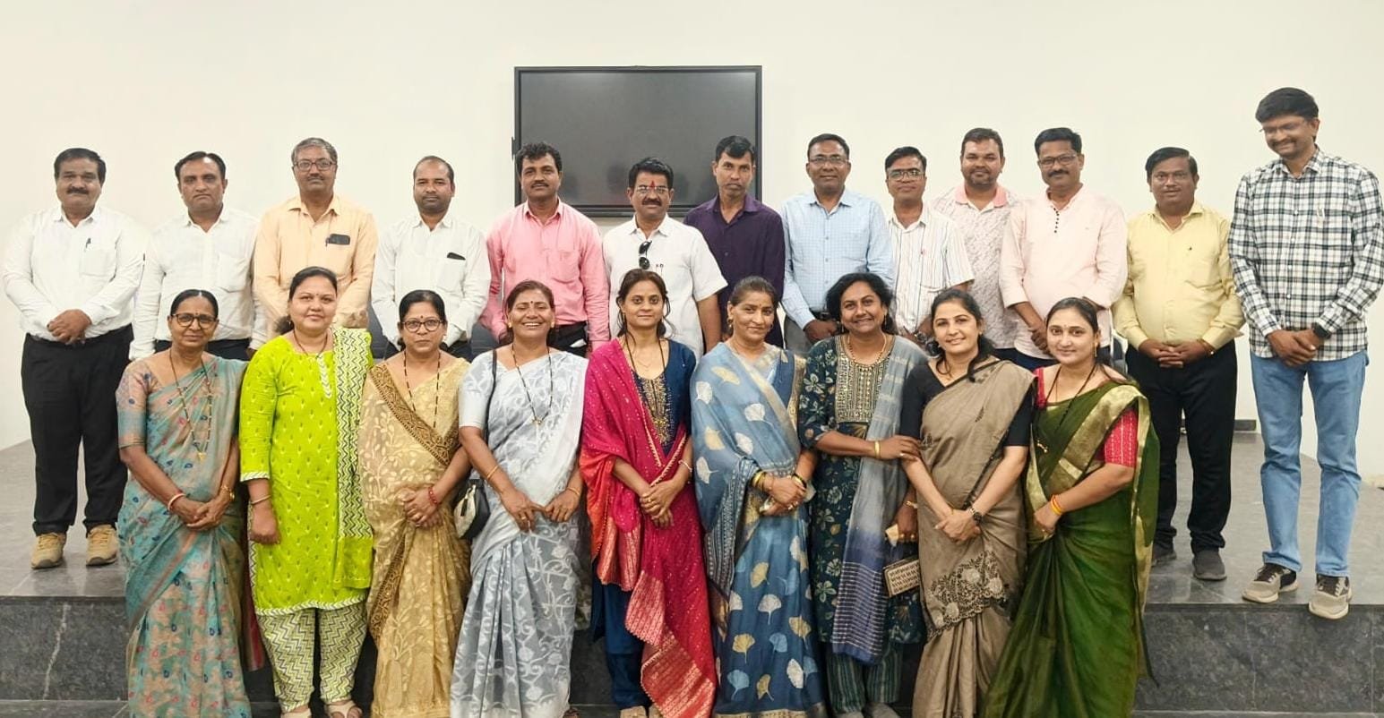 खान्देशांतील संस्कृती टिकविण्यासाठी “आखाजी महोत्सव”! ,शरद धनगर : अमळनेर येथे खान्देश साहित्य संघाची सभा