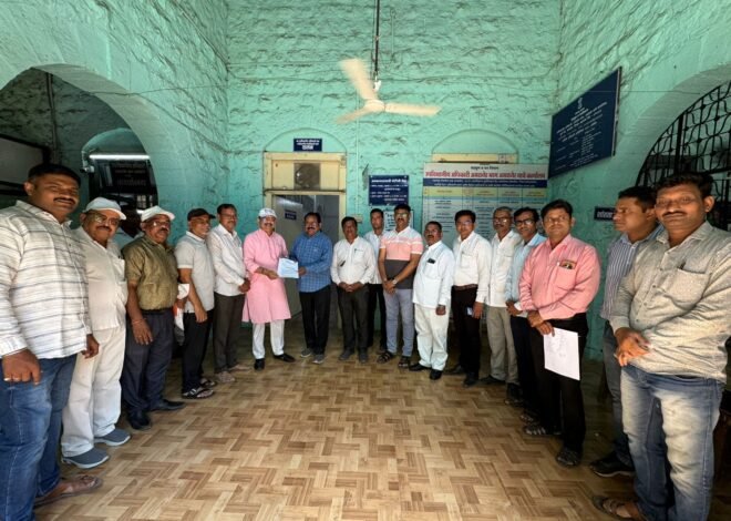 पत्रकार सुरक्षेचा प्रश्न ऐरणीवर हल्ले, खोटे गुन्हे, धमक्या वाढल्या; संरक्षण कायद्याच्या कडक अंमलबजावणीची मागणी , अमळनेरला व्हाईस आँफ मीडियाचे उपविभागीय अधिकारी यांना निवेदन