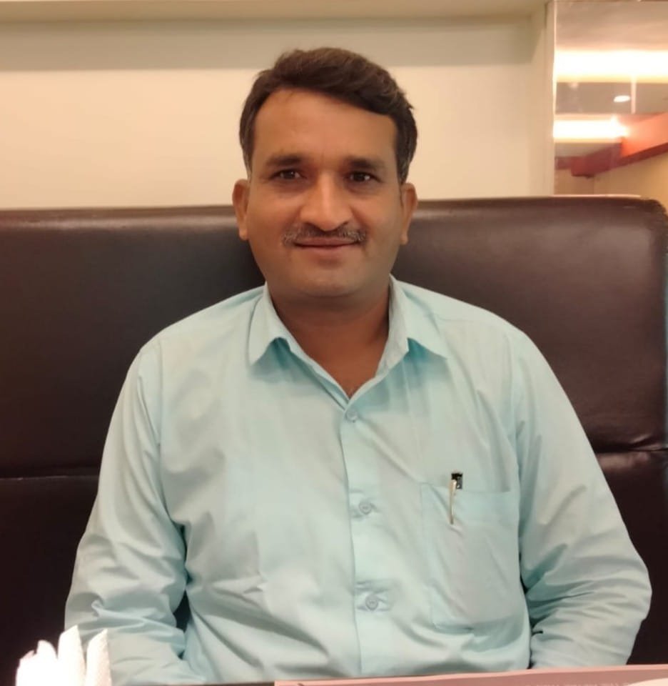 मुंबई येथील लक्ष्मी शैक्षणिक संस्थेतर्फे मुख्याध्यापक रमाकांत पाटील यांना “शिक्षकरत्न पुरस्कार २०२६” जाहीर.