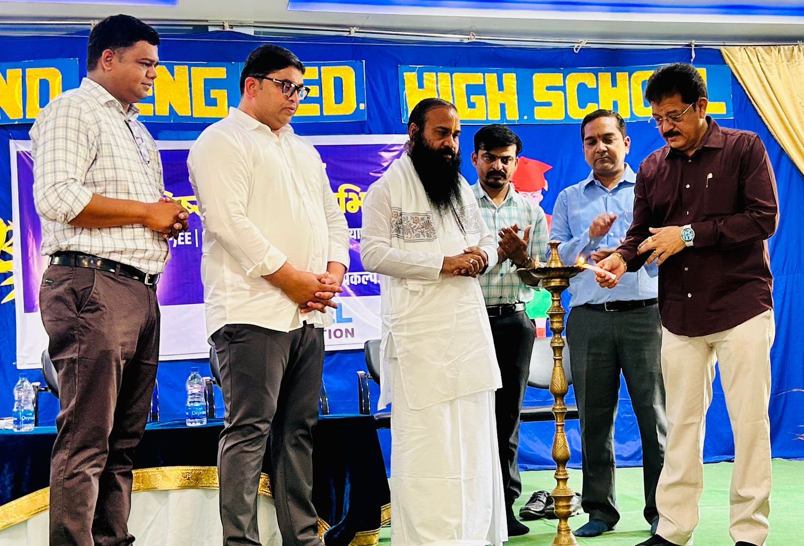 बुद्धिमान आणि संस्कारशील युवक देशाची संपत्ती- प.पू.जनार्दन महाराज  नोबेल फाउंडेशन आणि सतपंथ चॅरिटेबल ट्रस्टच्या सतपंथ शिष्यवृत्ती महाअभियानाला प्रारंभ-३०० विद्यार्थ्यांचा सहभाग