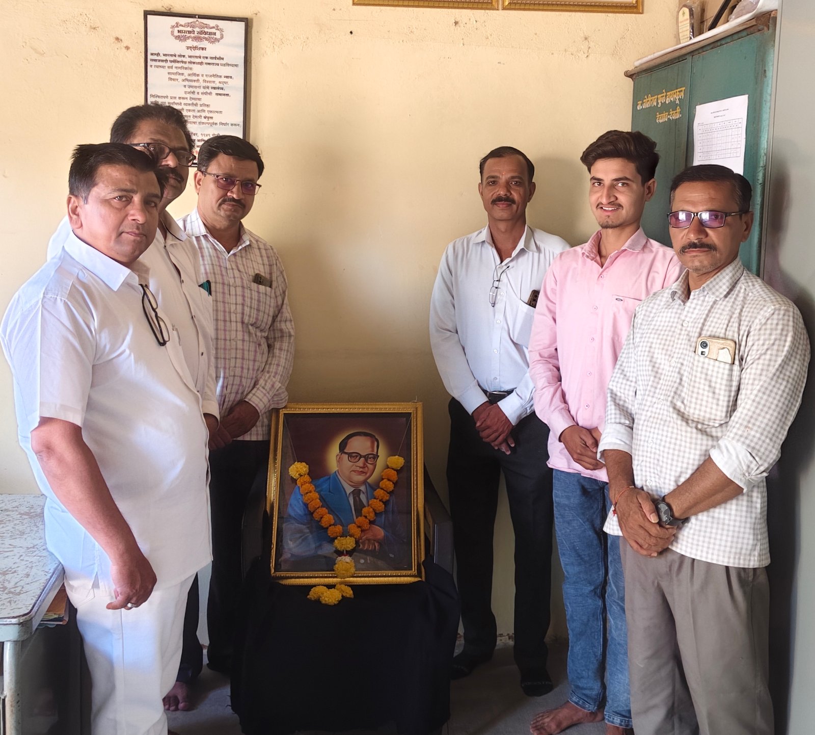 महात्मा फुले हायस्कूल, देवगाव-देवळी येथे डॉ. बाबासाहेब आंबेडकर जयंतीनिमित्त अभिवादन