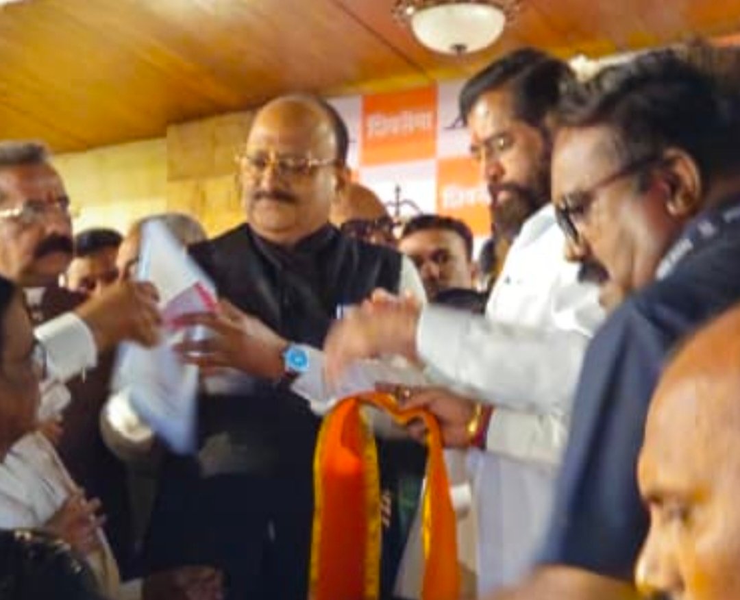 पत्रकार संजय देशमुख यांचा राज्यातील २० जणांसह शिवसेना शिंदे गटात प्रवेश