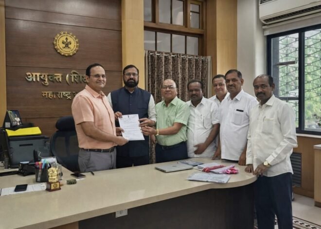 शिक्षकांच्या प्रलंबित प्रश्नांवर शिक्षण आयुक्तांशी सकारात्मक चर्चा शिक्षक आमदार सुधाकर अडबाले यांच्या नेतृत्वाखाली महाराष्ट्र माध्यमिक शिक्षक महामंडळाचे शिष्टमंडळ सक्रिय