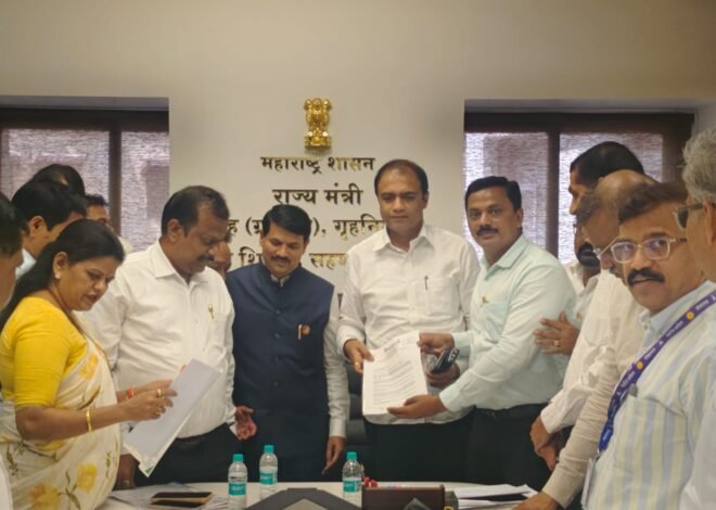 राज्यातील ४ हजार ८६० पीटी शिक्षकांचा प्रश्न सुटणार  अनिल बोरनारे यांनी घेतली शिक्षण राज्यमंत्री डॉ पंकज भोयर यांची भेट  शाळांमध्ये पीटी ची घंटा पुन्हा वाजणार