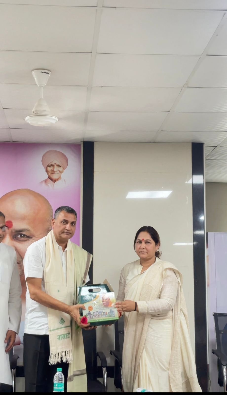 सिद्धगिरी जननी भविष्यात देशाला दिशादर्शक कार्य करेल : खासदार सुधाकर सिंग* *जागतिक मातृत्व दिन मोठ्या उत्साहात साजरा!*