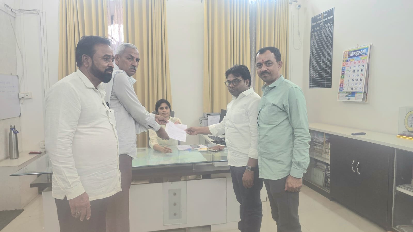 खरीप हंगाम तोंडावर तरी ‘एटीएम’मध्ये पैशांचा खडखडाट; शेतकरी हवालदिल, किसान काँग्रेसचे निवासी उपजिल्हाधिकाऱ्यांना निवेदन; अग्रणी बँक व्यवस्थापकांना तत्काळ मार्ग काढण्याचे आदेश