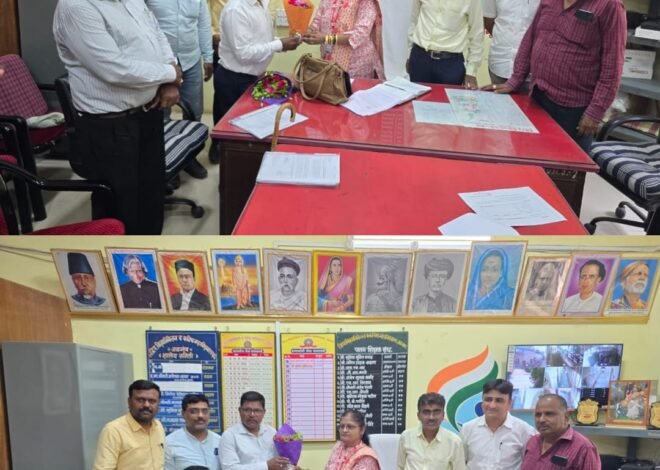 जळगाव जिल्हा परिषद माध्यमिक शिक्षण विभागात नवीन अधिकाऱ्यांचे स्वागत उत्साहात  ,माध्यमिक वेतन पथक अधीक्षकपदी दिलीप पवार, उपशिक्षणाधिकारी म्हणून चंद्रकांत गवळी यांनी स्वीकारला पदभार