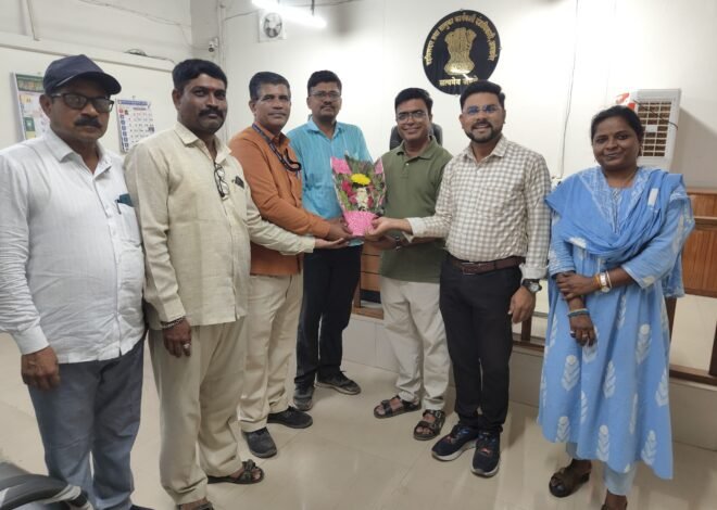 जनगणना २०२७ मोहिमेत अमळनेर ग्रामीण चार्जची उल्लेखनीय कामगिरी, घरयादी व घरगणना काम सर्वप्रथम पूर्ण केल्याबद्दल प्रगणक जितेंद्र गुरव व दत्तात्रय सोनवणे यांचा तहसील कार्यालयात सत्कार