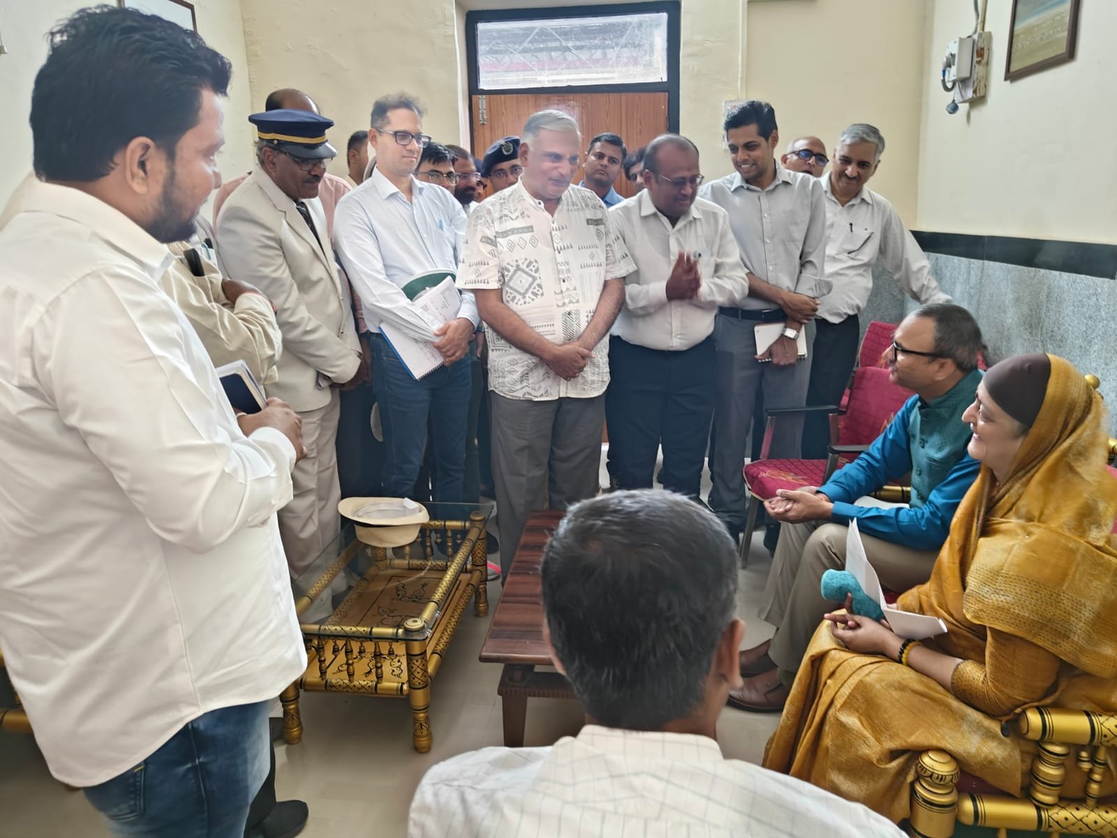 अमळनेर रेल्वे स्थानकाच्या अमृत भारत कामांचा खासदार स्मिताताई वाघ व पश्चिम रेल्वेचे जनरल मॅनेजर यांनी घेतला आढावा*