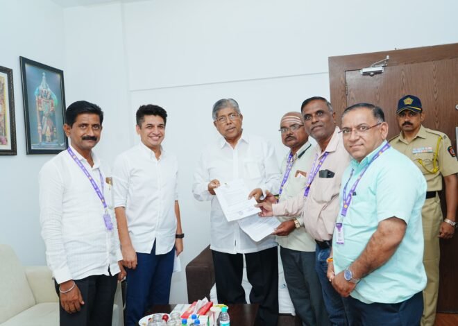 ग्रंथालयाच्या प्रलंबित मागण्यासाठी उच्च व तंत्र शिक्षण मंत्री चंद्रकांत पाटील यांची भेट*