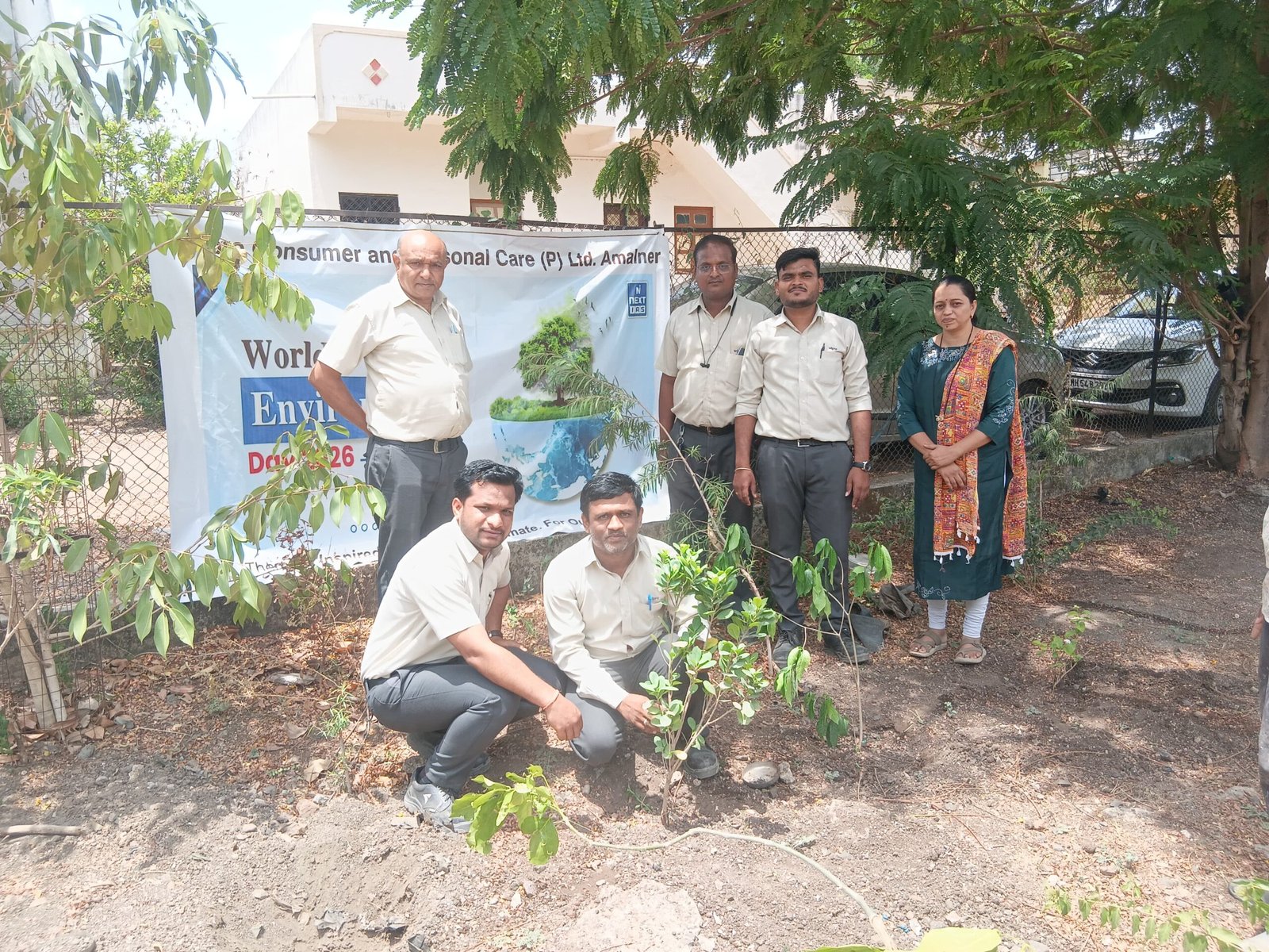 अमळनेरच्या वामन नगरमध्ये पर्यावरण दिनानिमित्त ऑक्सिजन पार्क येथे वृक्षारोपण*