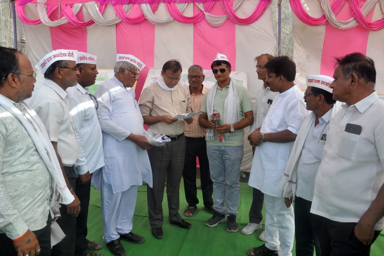 पाडळसरे धरणासाठी निधी, पुनर्वसन व भूसंपादनाची प्रक्रिया गतिमान करा : जनआंदोलन समिती ,  जलसंपदा विभागाचे सचिव एकनाथ डवले यांची पाहणी; शेतकरी व विस्थापितांच्या प्रश्नांवर समितीचे निवेदन
