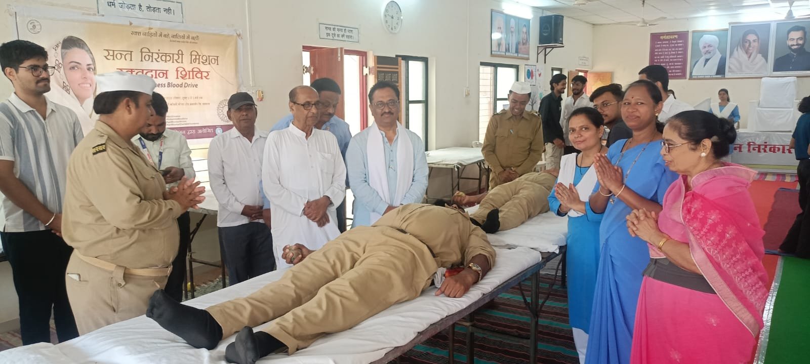 अमळनेरमध्ये निरंकारी भक्तांचा रक्तदान महायज्ञ; ५३ रक्तदात्यांनी दिले जीवनदान  बाबा गुरबचन सिंहजी यांच्या स्मृतीप्रित्यर्थ आयोजित शिबिरास उत्स्फूर्त प्रतिसाद; मानवता, करुणा आणि सेवाभावाचा संदेश