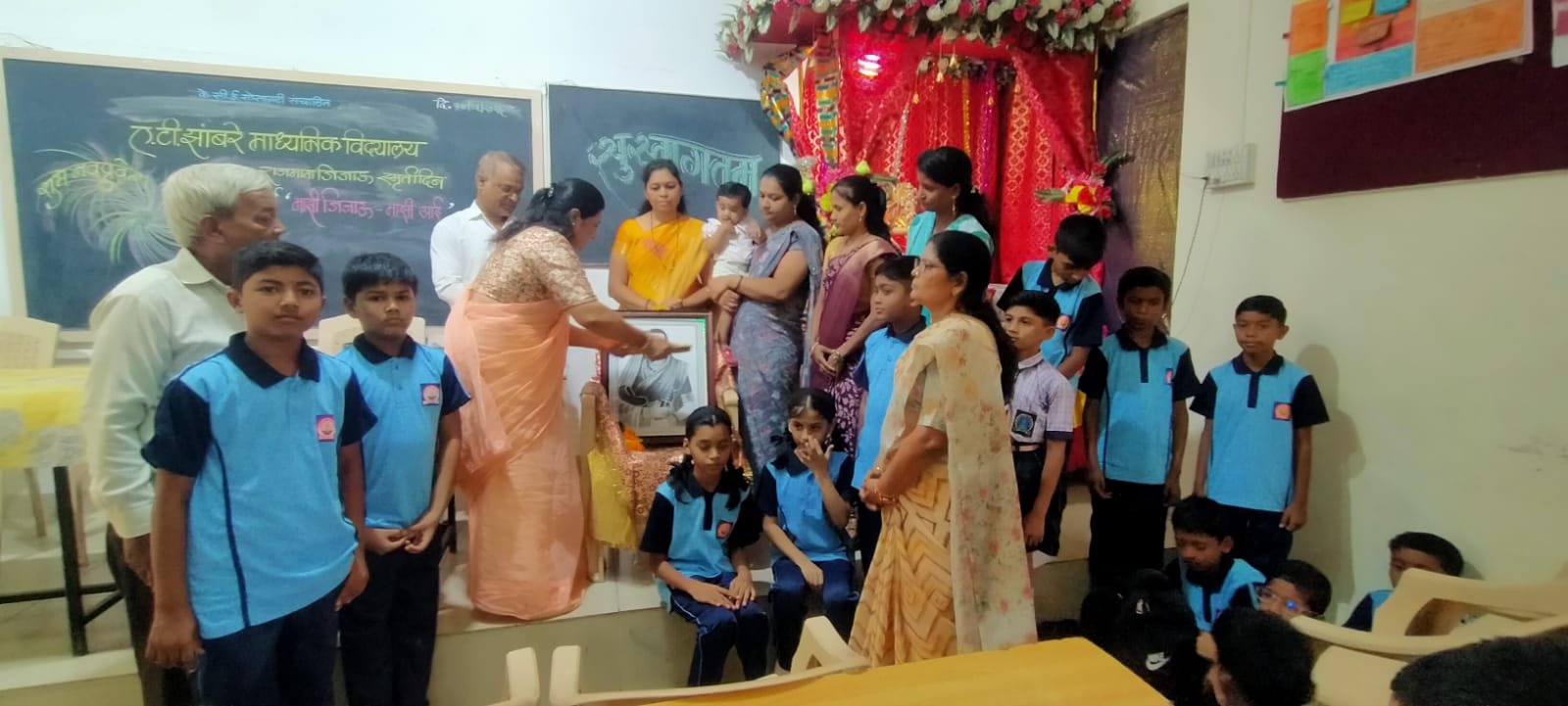 ए. टी. झांबरे माध्यमिक विद्यालयात राजमाता जिजाऊ स्मृतिदिनानिमित्त ‘माझी जिजाऊ, माझी आई’ वक्तृत्व स्पर्धा उत्साहात