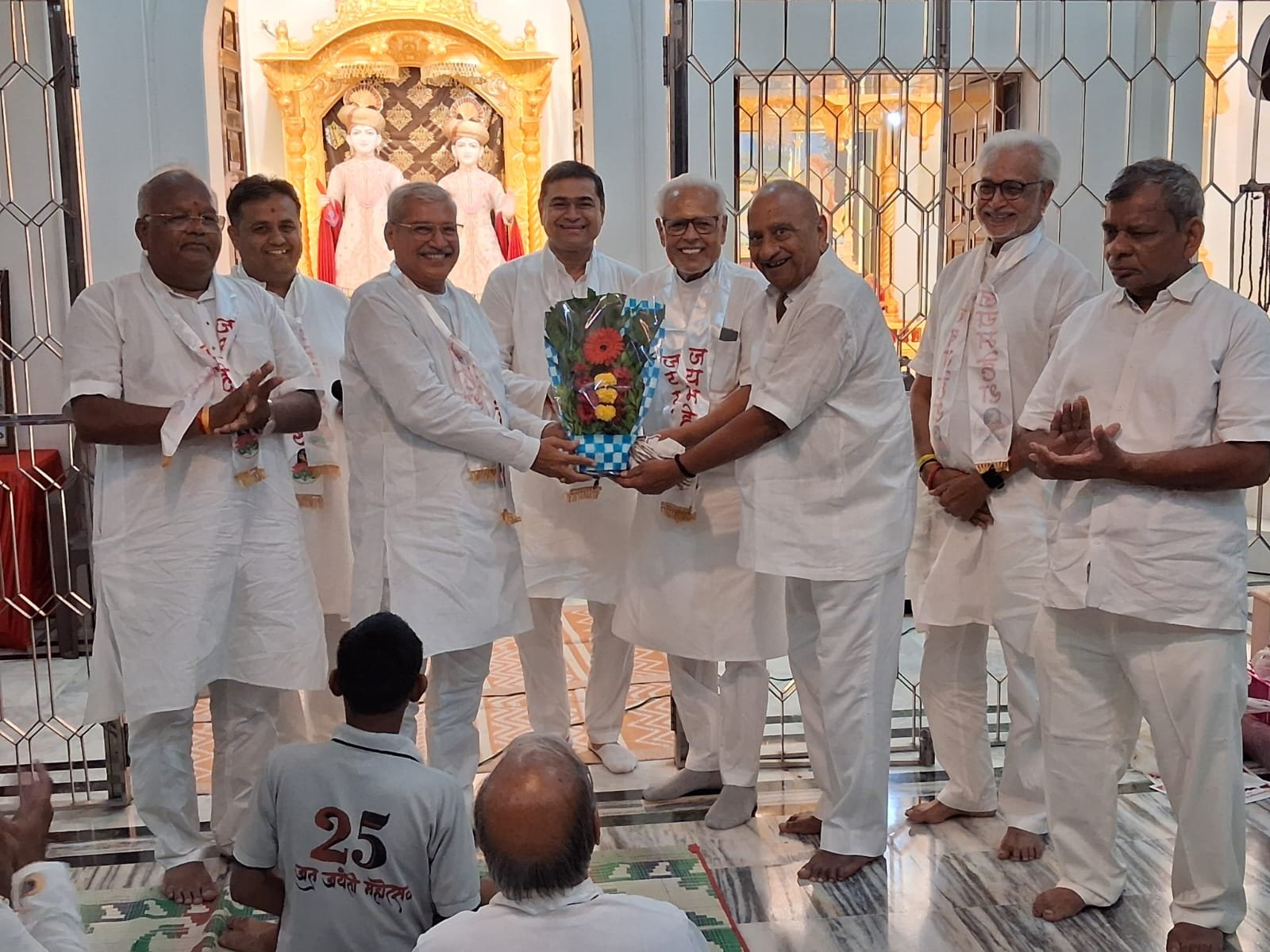 माहेश्वरी समाजाचा एकात्मतेचा सोहळा : भव्य मिरवणूक, महाप्रसाद व गुणवंतांचा सत्कार  मिरवणूक, महेश वंदना, महाप्रसाद, गुणवंतांचा गौरव आणि समाजातील मान्यवरांचा सत्कार अशा विविध उपक्रमांनी उत्सव रंगला