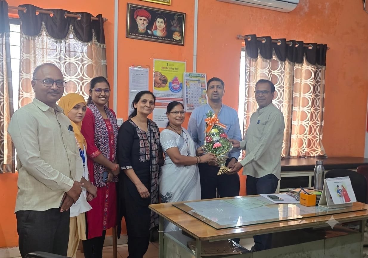 निस्वार्थ सेवेला मानाचा मुजरा! आरोग्य सहाय्यिका सौ. शोभा चौधरी यांचा भावपूर्ण सत्कार