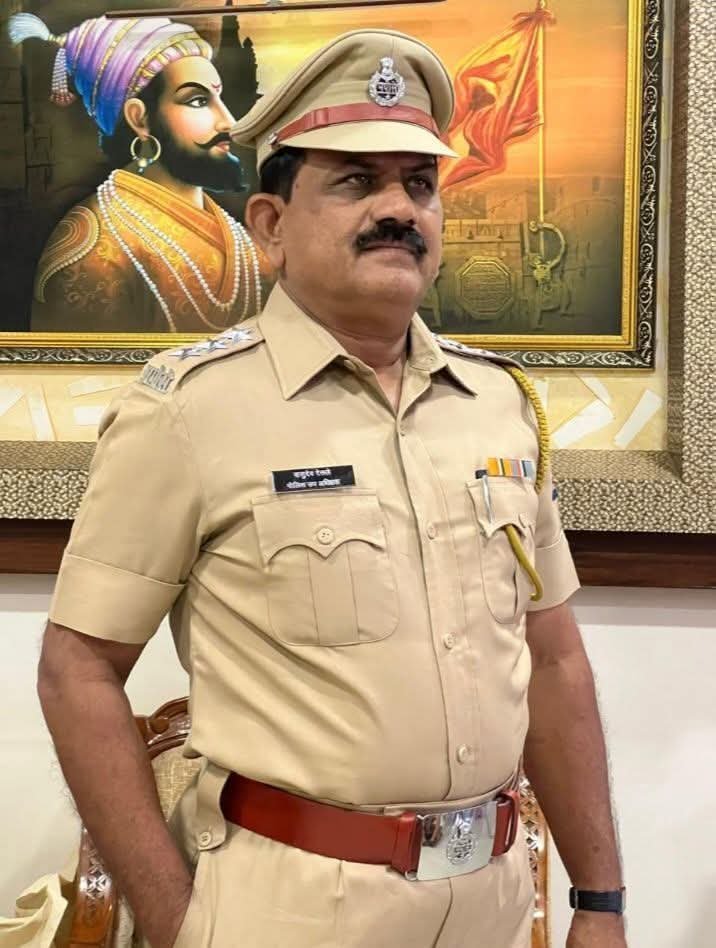 ३४ वर्षांच्या प्रदीर्घ सेवेनंतर पोलिस उपअधीक्षक डॉ. वासुदेव देसले यांचा शनिवारी सेवापूर्ती सत्कार  ,अमळनेर येथे मान्यवरांच्या उपस्थितीत होणार गौरव सोहळा; खासदार, आमदार, माजी मंत्री व वरिष्ठ पोलिस अधिकारी राहणार उपस्थित