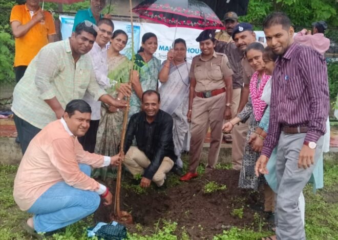 रोटरी क्लब अमळनेरतर्फे ‘एक पेड मा के नाम’ वृक्षारोपण अभियान उत्साहात संपन्न ,  वन महोत्सवानिमित्त पर्यावरण संवर्धनाचा संदेश; सौ. विनिता अजय केले यांचा वाढदिवस वृक्षारोपण करून साजरा, नागरिकांना किमान एक वृक्ष लावण्याचे आवाहन