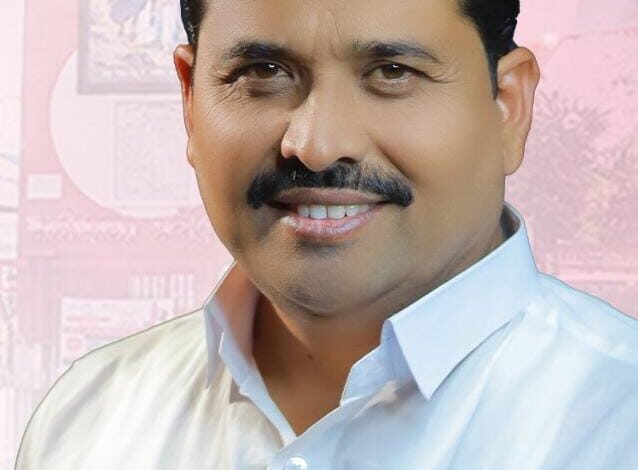 अमळनेरच्या शेतकऱ्यांसाठी ‘दीड कोटींची’ आनंदवार्ता; राष्ट्रसंत तुकडोजी महाराज शेतकरी भवनाला हिरवा कंदील! , शासनाची प्रशासकीय मान्यता; बाजार समितीत मुक्काम, विश्रांतीसह नाममात्र ५ रुपयांत भोजनाची सुविधा, हजारो शेतकऱ्यांना मोठा दिलासा