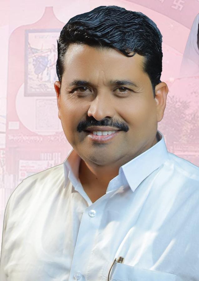 अमळनेरच्या शेतकऱ्यांसाठी ‘दीड कोटींची’ आनंदवार्ता; राष्ट्रसंत तुकडोजी महाराज शेतकरी भवनाला हिरवा कंदील! , शासनाची प्रशासकीय मान्यता; बाजार समितीत मुक्काम, विश्रांतीसह नाममात्र ५ रुपयांत भोजनाची सुविधा, हजारो शेतकऱ्यांना मोठा दिलासा