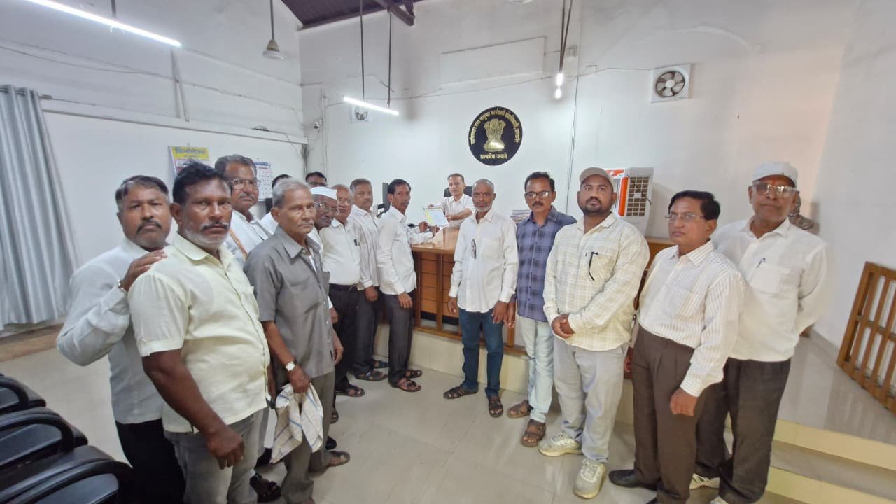मानसिक छळाला जबाबदार असलेल्यांवर कठोर गुन्हे दाखल करून जलदगती न्यायालयात खटला चालविण्याची मागणी