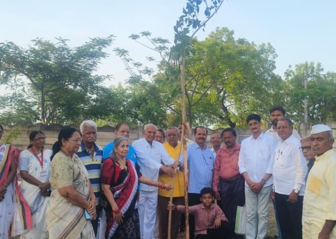 वनमहोत्सव सप्ताहात पर्यावरणाचा प्रेरणादायी संदेश , आनंद विहार वृद्धाश्रमात निसर्ग मित्र समितीतर्फे वृक्षारोपण; १०० देशी वृक्ष लागवडीचा संकल्प