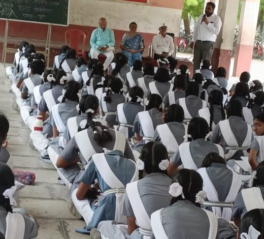 साने गुरुजी कन्या हायस्कूलमध्ये राजभाषा हिंदी ऑलिम्पियाड उत्साहात संपन्न  १२० विद्यार्थिनींचा सहभाग; हिंदी भाषेच्या प्रचार-प्रसाराचा संदेश, मान्यवरांकडून वाचन संस्कृतीचा जागर