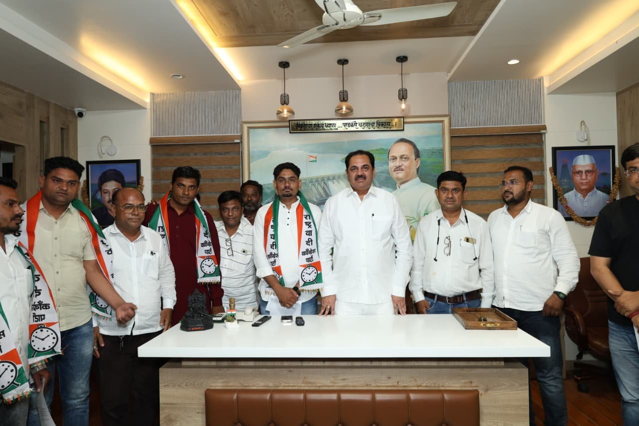 राष्ट्रवादी काँग्रेसच्या अल्पसंख्याक विभागाच्या नवनियुक्त पदाधिकाऱ्यांना नियुक्तीपत्र प्रदान , अल्पसंख्याक शहराध्यक्षपदी अजहर सय्यद,कार्याध्यक्षपदी बबलू शेख