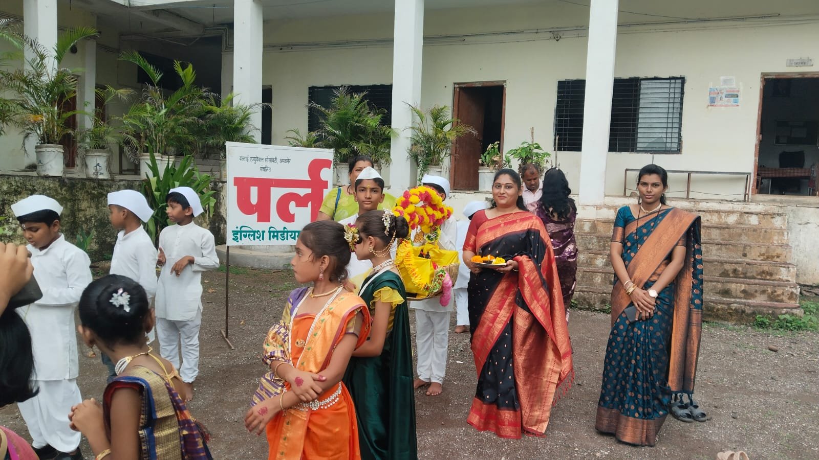 ‘विठ्ठल नामाच्या गजरात दुमदुमली पर्ल इंटरनॅशनल स्कूल; आषाढी एकादशीची दिंडी ठरली भक्तीचा अविस्मरणीय सोहळा’