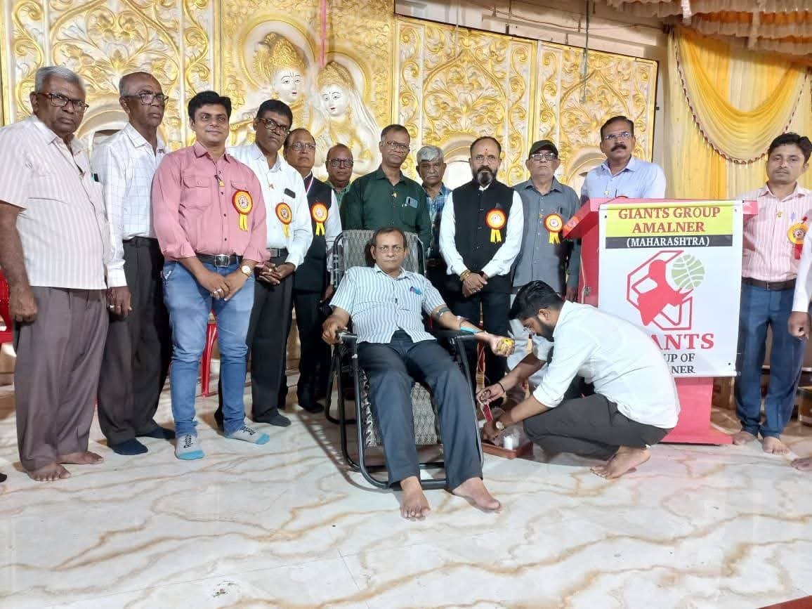 आषाढीच्या पावन पर्वावर रक्तदानाचा महायज्ञ; जायन्ट्स ग्रुपची समाजसेवेची अनोखी परंपरा