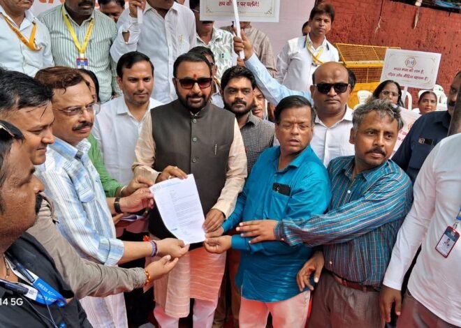 पत्रकारांच्या मागण्यांवर केंद्र सरकार सकारात्मक;  ,रक्षा खडसे व प्रतापराव जाधव यांच्या मध्यस्थीने व्हॉईस ऑफ मीडियाचे उपोषण मागे
