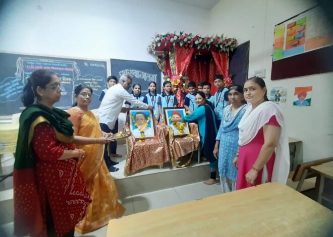 अण्णाभाऊ साठे जयंती व लोकमान्य टिळक पुण्यतिथीनिमित्त ए.टी. झांबरे विद्यालयात विविध उपक्रम