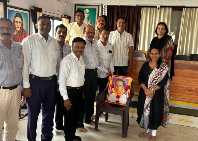 धनदाई महाविद्यालयात साहित्यरत्न अण्णाभाऊ साठे यांना जयंतीनिमित्त अभिवादन*